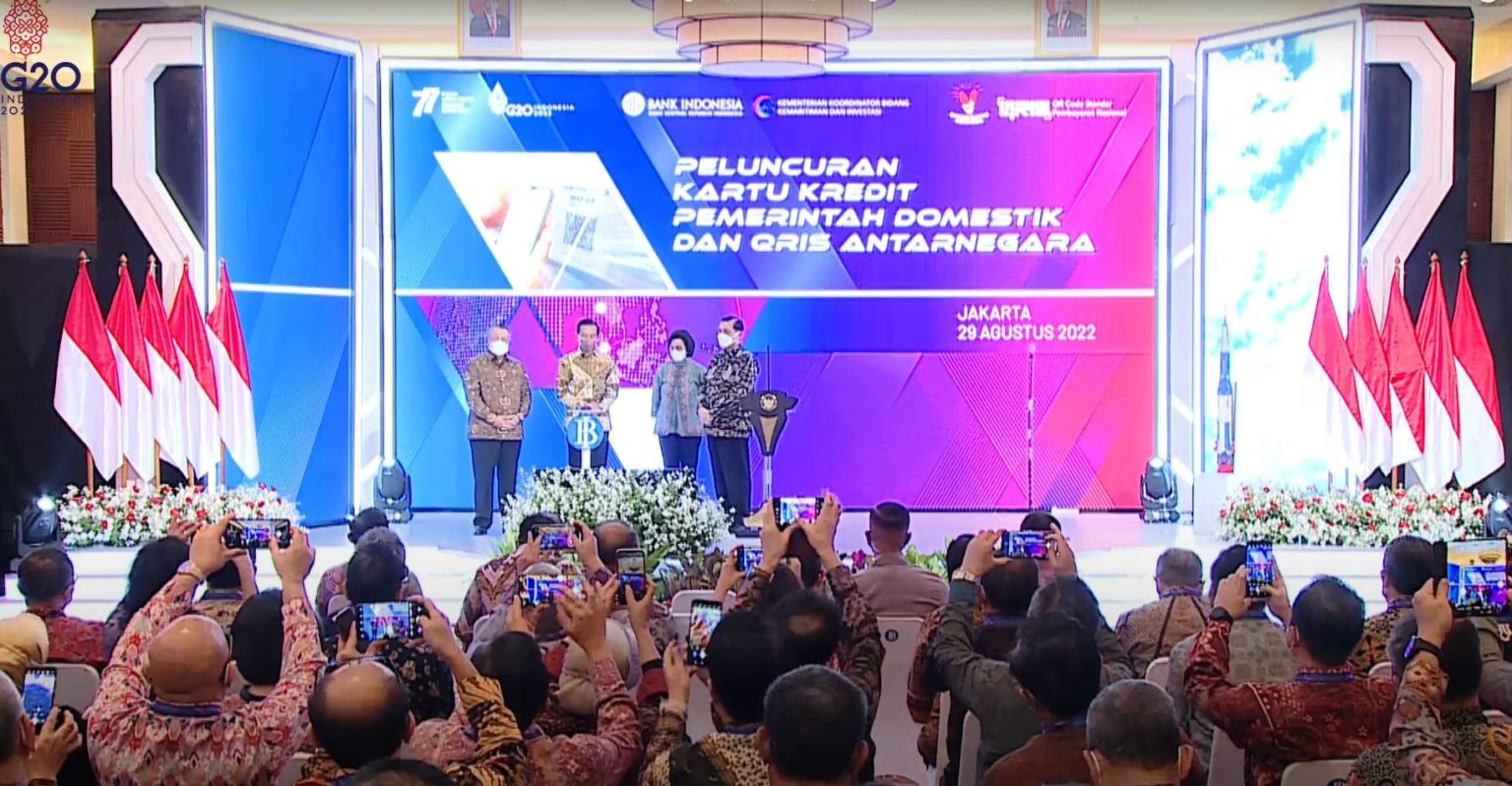 Presiden Jokowi Luncurkan Kartu Kredit Pemerintah Domestik dan QRIS Antarnegara