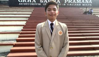 Bangga! Raja Muhammad Hayuri Asal Riau Dinobatkan Jadi Mahasiswa Termuda UGM 2022