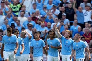 HajarÂ Bournemouth,Â Manchester City ke Puncak