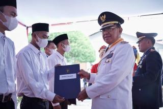 Bupati Serahkan SK Remisi kepada 498 Warga Binaan Lapas II A Tembilahan