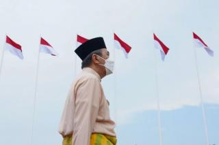 Gubri Apresiasi Skadud 16 Lanud Roesmin Nurjadin dan Bendera Merah Putih Berkibar di Laut Rupat
