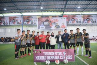Diikuti 48 Tim, Bupati Kasmarni Buka Turnamen Futsal Mandau Bermasa Cup
