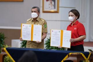 Pemprov Riau Teken MoU dengan Maskapai Air Asia
