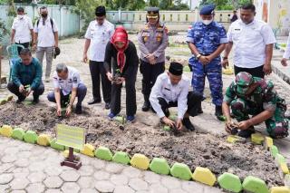 Bersama TPID Riau dan Bank Indonesia, TPID Dumai Launching Gerakan Tanam Cabai oleh ASN