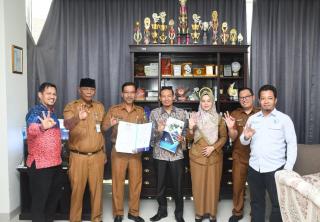 Polbeng Teken MoU dengan Dinas Perdagangan dan Perindustrian Bengkalis