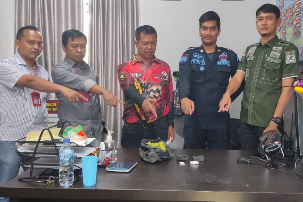 Petugas Rutan Siak Temukan Sabu Terbungkus di Potongan Sandal