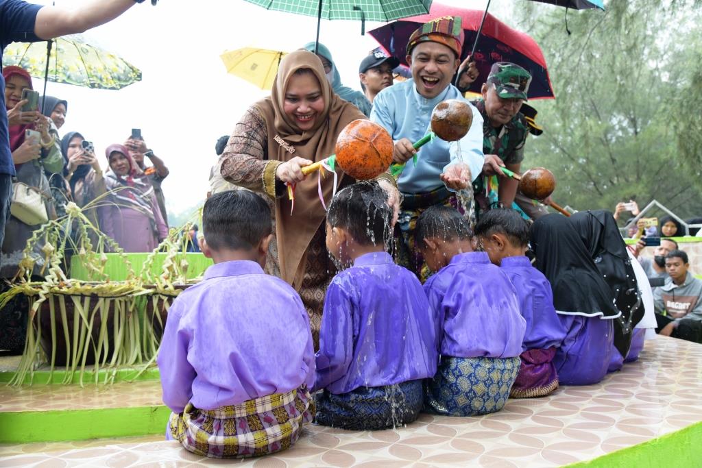 Lewat Mandi Safar, Pemkab Bengkalis Promosikan Budaya dan Pariwisata Rupat Utara
