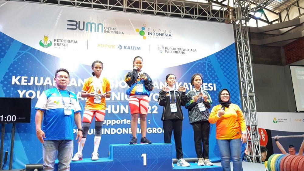 Mulya Pratiwi Raih 3 Medali Emas di Kejurnas Angkat Besi Junior di Yogyakarta