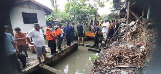 Air DAM Meluap, Balita di Pekanbaru Hanyut Diseret Arus