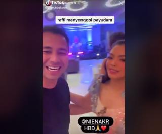 Viral! Video Saat Raffi Ahmad Tak Sengaja Senggol Payudara Niena Kirana