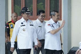 Gubri Tinjau Relokasi Gedung Baru SMAN 1 Tembilahan