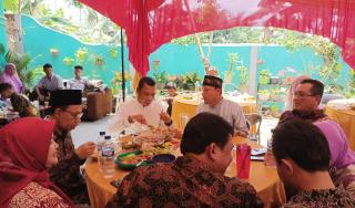 Pj Walikota Pekanbaru Hadiri Aqiqah Anak Tokoh Pemuda Kecamatan Kulim