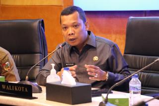 Pj Wali Kota Pekanbaru Nilai 2 Operator Angkutan Sampah Belum Maksimal