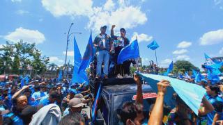 Ribuan Buruh F-SPTI dan K-SPSI Unjuk Rasa di Kantor Gubri, Minta Bupati Rohil DicopotÂ 