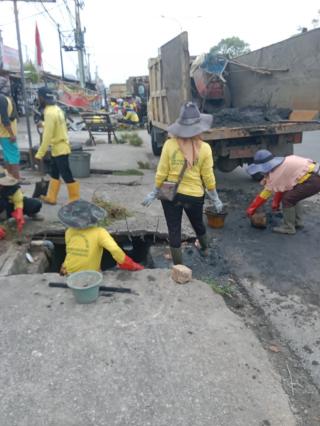 PUPR Pekanbaru Gesa Normalisasi Drainase di Jalan Soebrantas