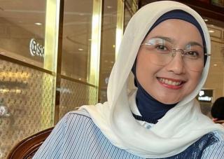 Ngaku Didekati 2 Pria, Desy Ratnasari Masih Ragu Lepas Status Janda