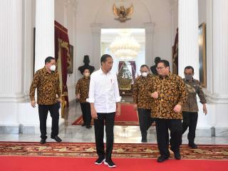 Presiden Jokowi Terima Anggota Bawaslu Periode 2022-2027
