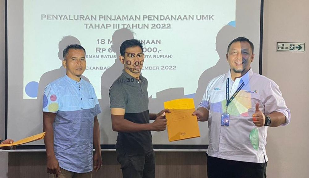 Angkasa Pura II Bandara SSK II Pekanbaru Salurkan Bantuan Dana Bergulir