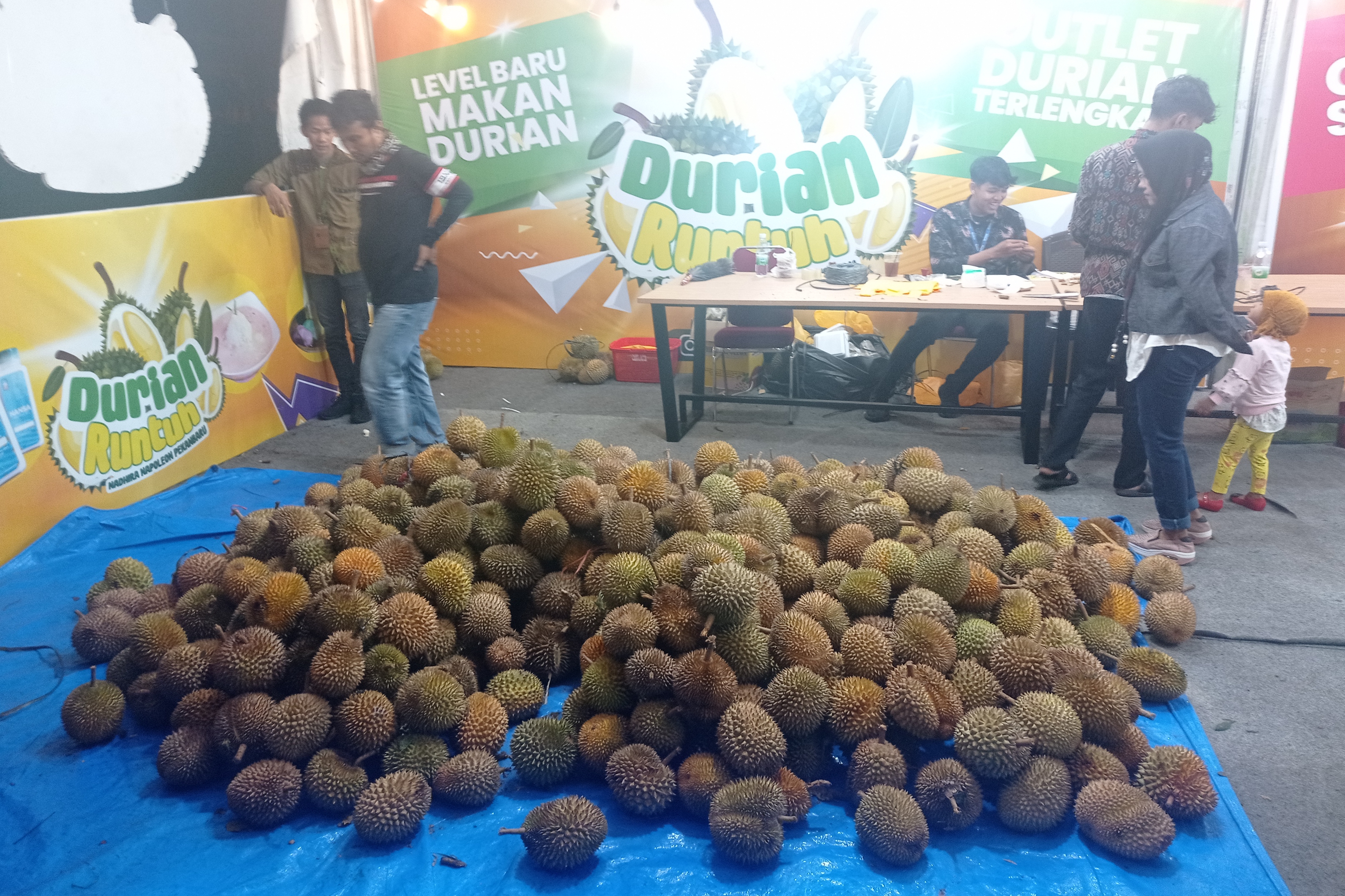Seribu Buah Durian Laris Manis di Events Kenduri Riau 2022