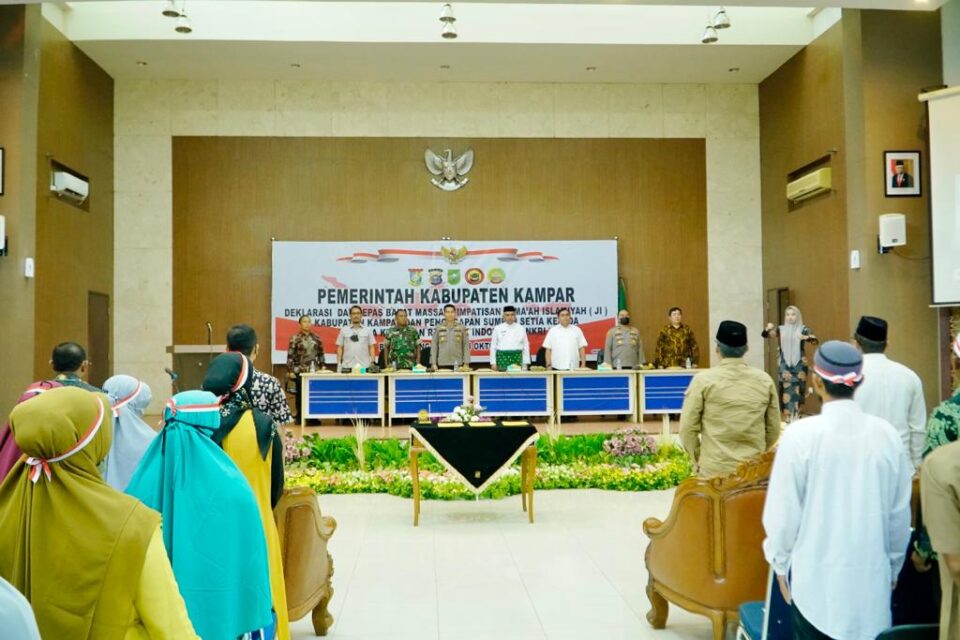 Pj Bupati Kampar Saksikan 250 Orang Lepas Bai’at Simpatisan JI dan Deklarasi Sumpah Setia NKRI