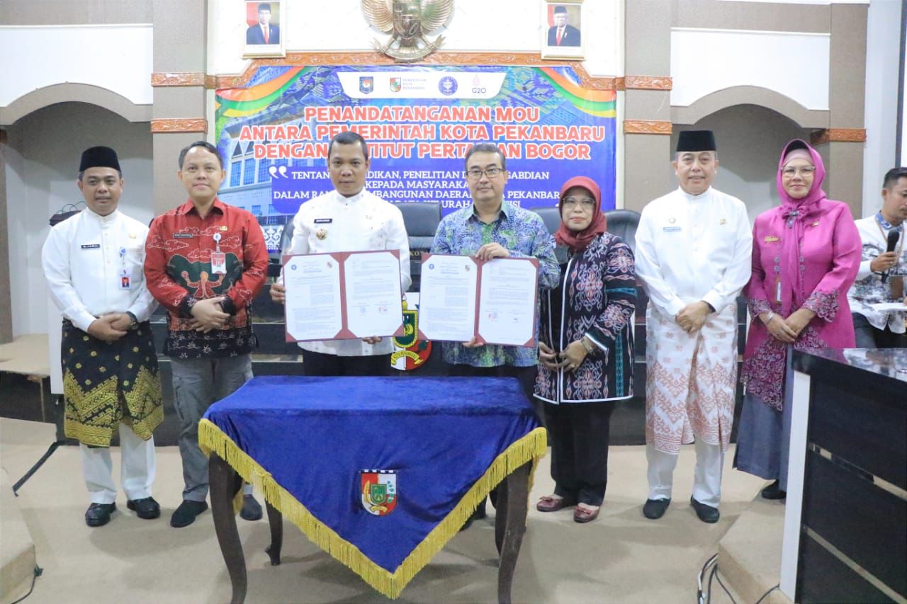 Pemko Pekanbaru dan IPB Teken MoU Kelurahan Presisi