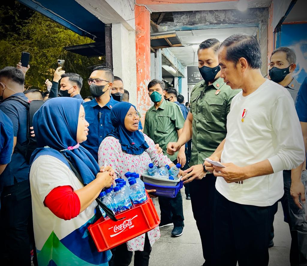 Presiden Jokowi Sapa Masyarakat di Kawasan Malioboro