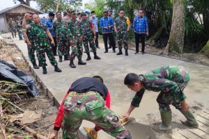 Brigjen TNI Dono Hutabarat Tinjau TMMD ke-115 di Teluk Meranti