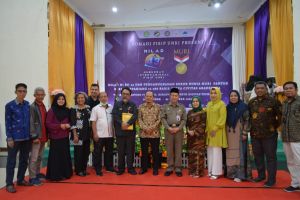 Fisip Unri Raih Rekor Muri Pantun dengan 10.988 Baris Terpanjang