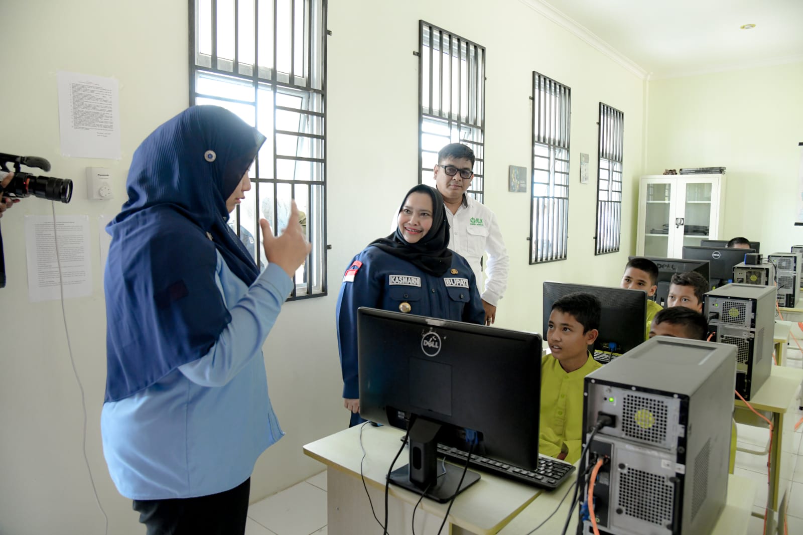 Tingkatkan Sinergi Dua Negara, Bupati Kasmarni Sambangi PT Adei
