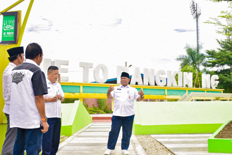 Hampir Rampung, Sekda Kampar Tinjau Taman Kota Bangkinang