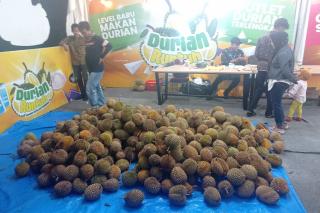 Seribu Buah Durian Laris Manis di Events Kenduri Riau 2022