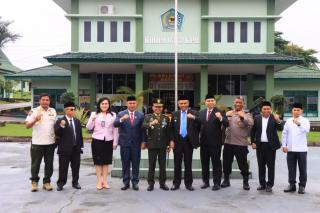 Pj Bupati Kampar: Selamat HUT TNI ke-77, TNI Adalah Kita
