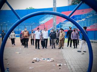 Tinjau Stadion Kanjuruhan, Presiden: Perbaiki Tata Kelola Persepakbolaan Indonesia