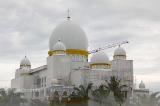Siang Ini, Gubri Salat Jumat Perdana di Mesjid Nurul Wathan Palas Rumbai