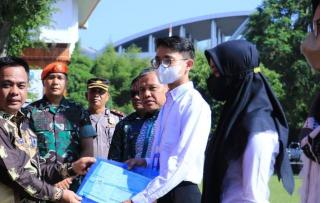 Sekdako Pekanbaru Lepas 1.515 Petugas Lapangan Regsosek BPS
