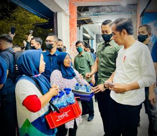 Presiden Jokowi Sapa Masyarakat di Kawasan Malioboro