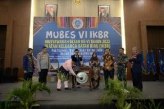 Wagubri Buka Mubes ke VI IKBR di Pekanbaru