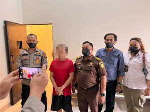BPOM Pekanbaru Gelar Penyerahan Tahap II Tersangka Kosmetik Ilegal