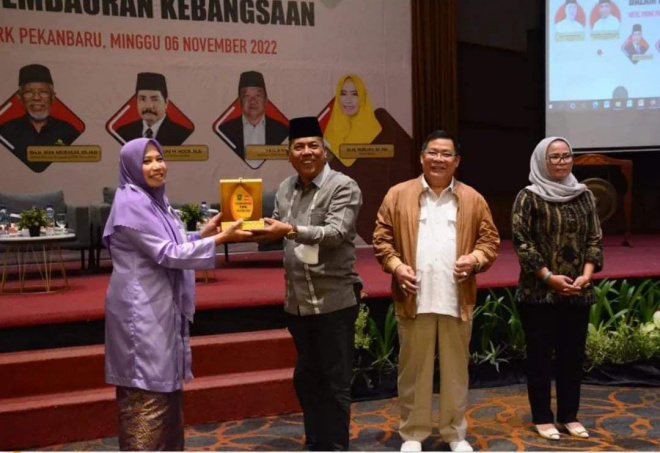 Anggota DPRD Riau Menjadi Narasumber Pada Kegiatan FPK Provinsi Riau