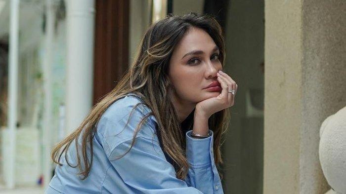 Keceplosan Ditanya Siapa Calon Suaminya Kelak, Luna Maya Sebut Nama Ariel NOAH