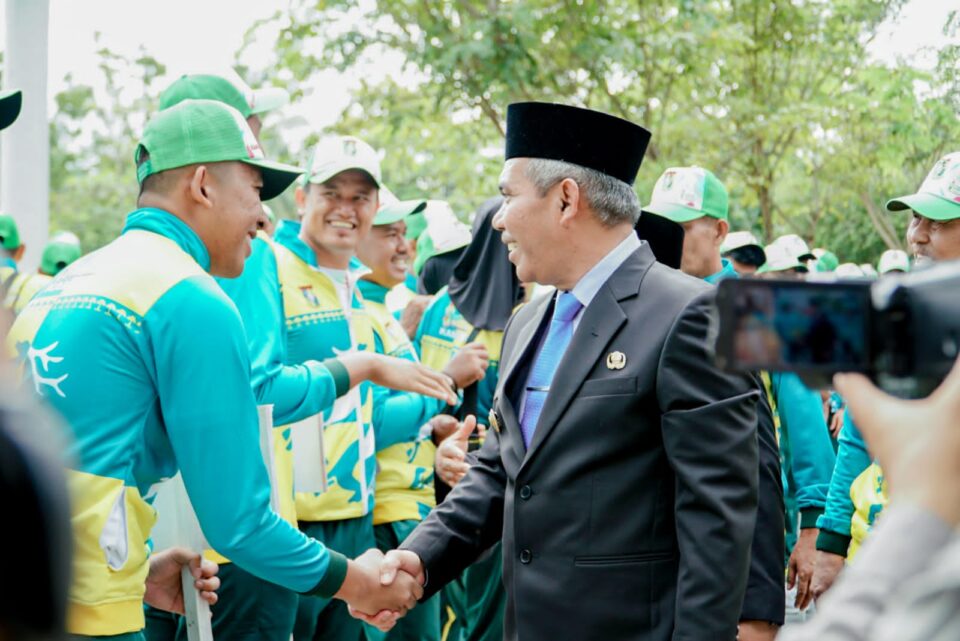 Pj Bupati Lepas Kontingen Atlet Kampar ke Porprov X Riau di Kuansing