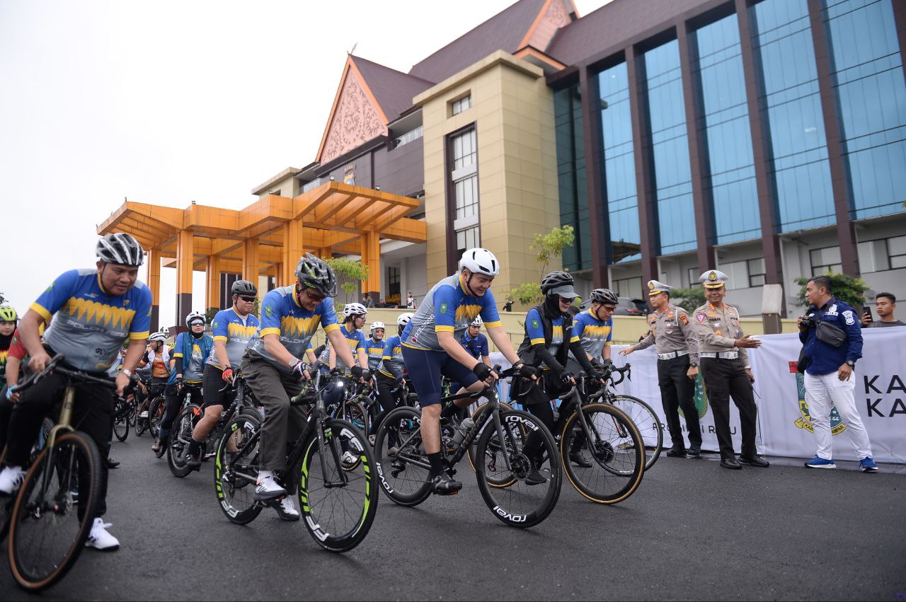Gubri Lepas Peserta Tour de Muara Takus 2022