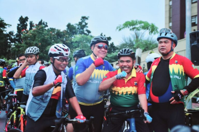 Pj Bupati Kampar Ikuti Pelepasan Tour de Muara Takus, Kamsol: Mantab du Cu!