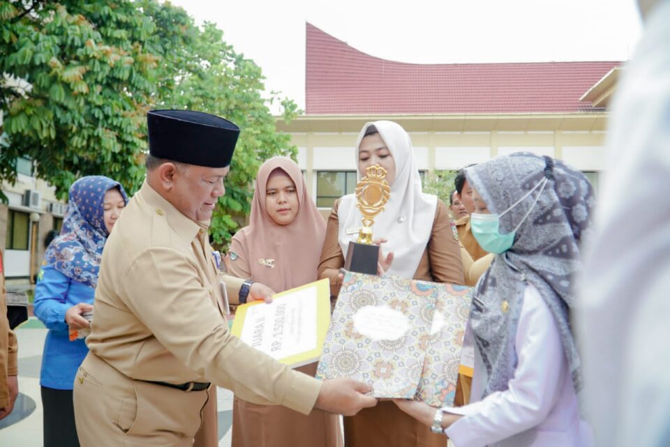 HKN ke-58 di Kampar, Sekda Serahkan Hadiah dan Teken MoU
