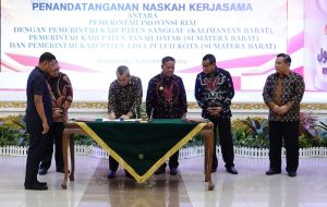 Pemprov Riau Tandatangani Naskah Kerja Sama dengan Tiga Pemkab Luar