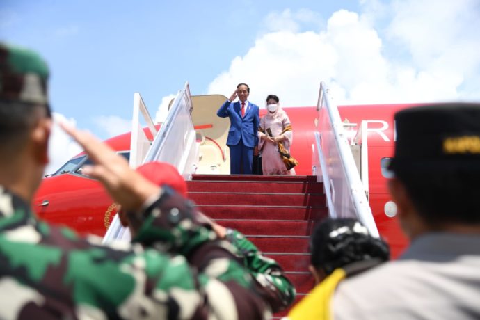 Usai G20 di Bali, Presiden Jokowi dan Ibu Iriana Bertolak ke Thailand Hadiri APEC