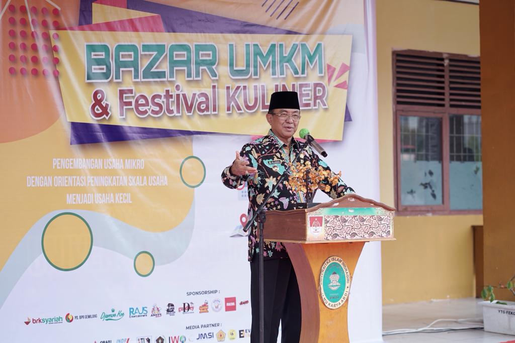 Bupati Wardan Buka Bazar UMKM dan Festival Kuliner Berbahan Dasar Kelapa