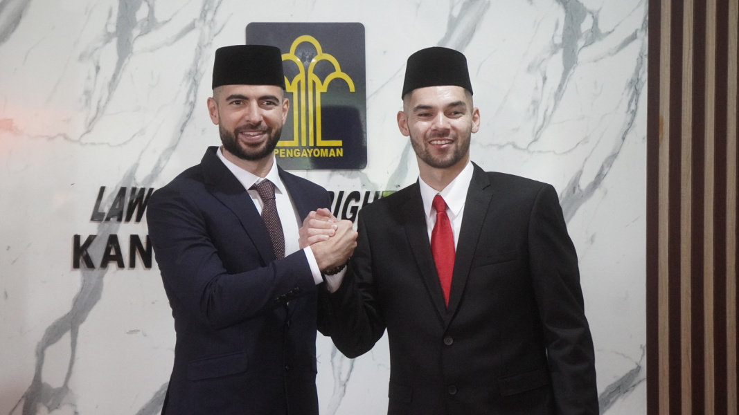 Jordi Amat dan Sandy Walsh Resmi Jadi WNI
