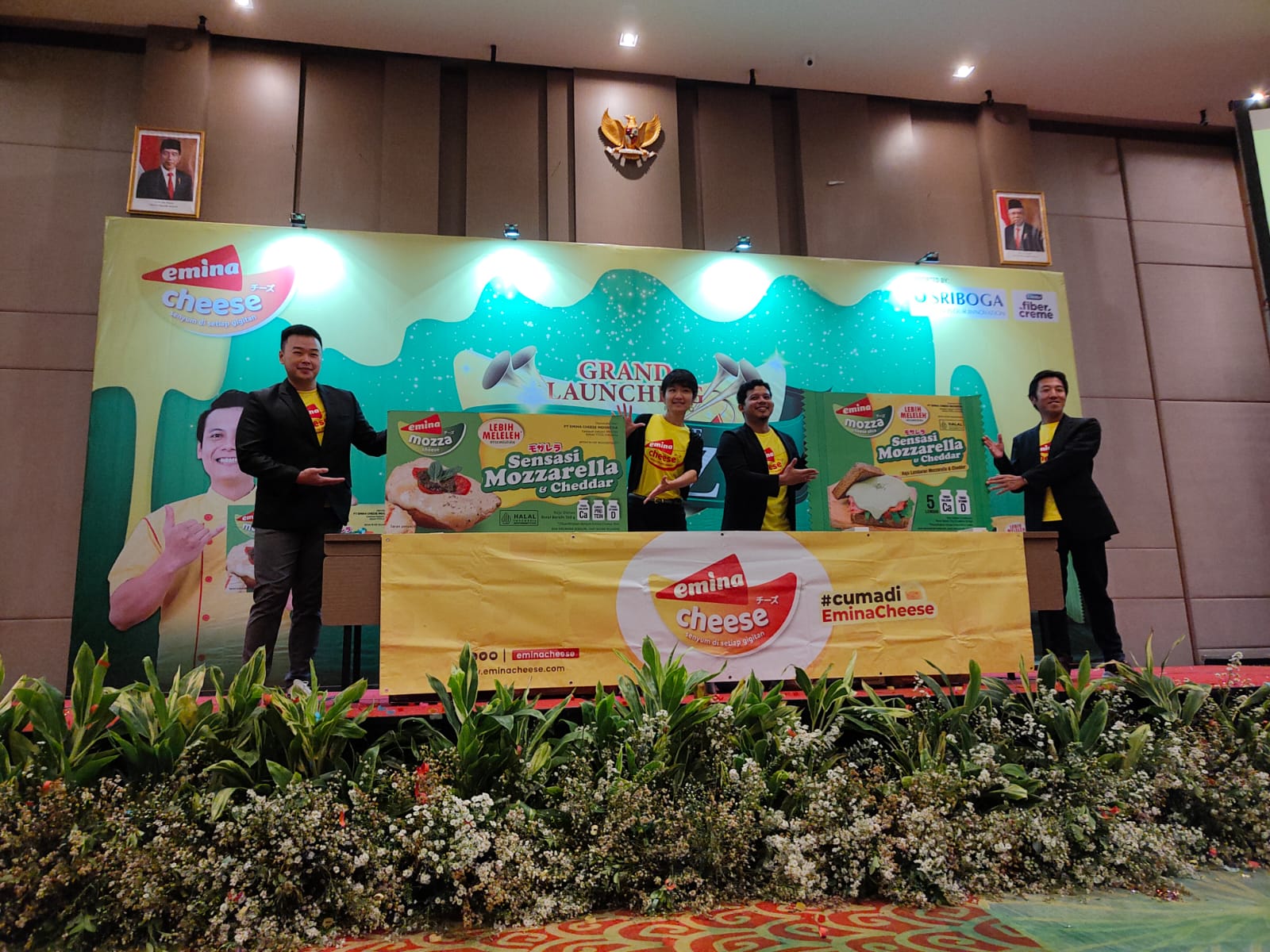 Sensasi Paduan Cheddar dan Mozarella di Emina Cheese Mozza