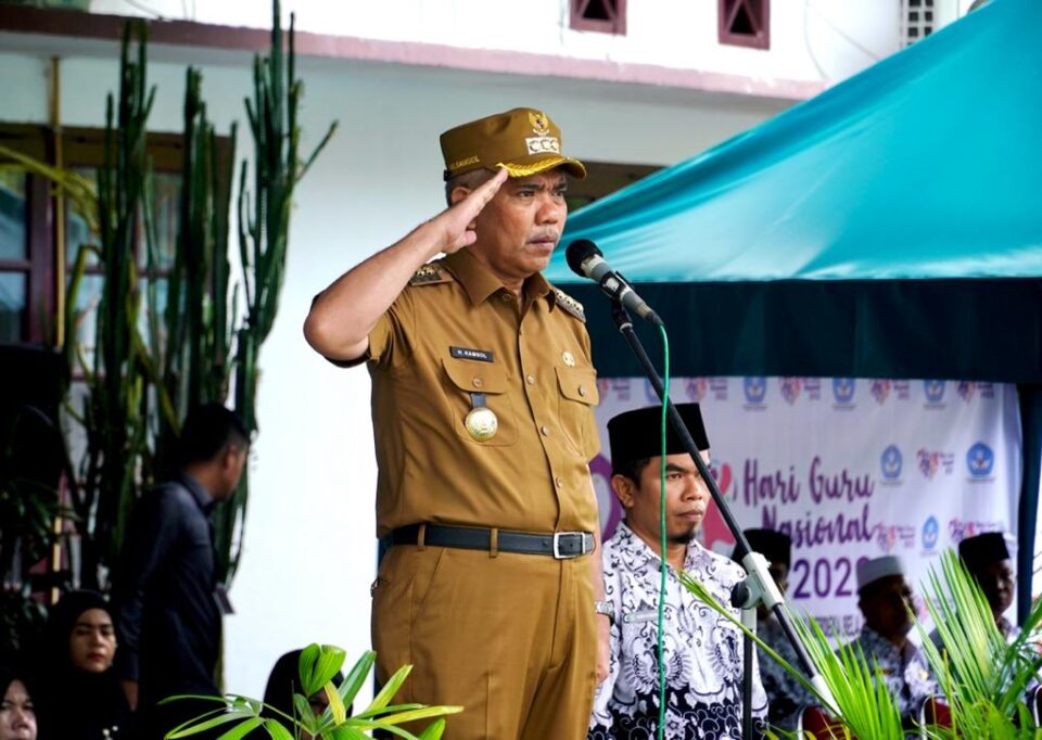 Pj Bupati Pimpin Upacara Peringatan Hari Guru Nasional Tahun 2022 di Kampar